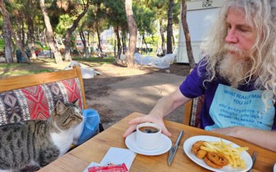 Antalya Living – Hayat Park, Cat Lunch & Motorbike Beach | Day 17